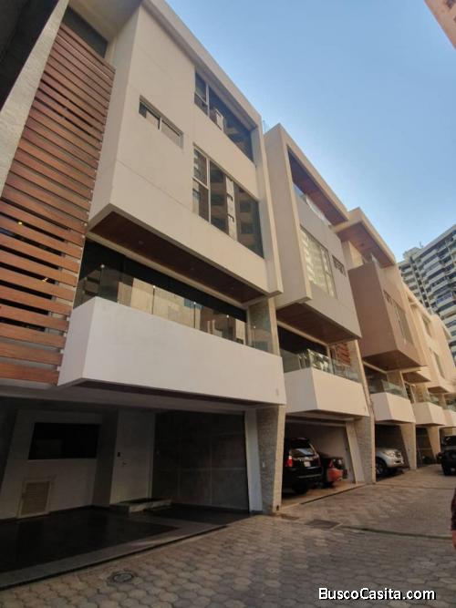 SE VENDE CASA RESID HABITANIA AV. MILAGRO MARACAIBO