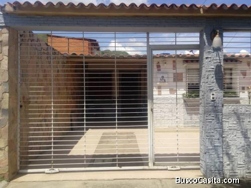 Zoraida Araujo Vende Casa en La Esmeralda 04244574535