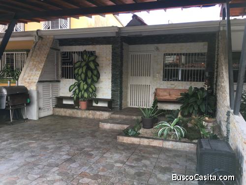 Zoraida Araujo Vende Casa en Lomas de la Hacienda 04244574535