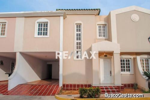 Casa venta Maracaibo Villa Th Lago Country lll 140820