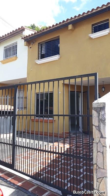 Zoraida Araujo Vende Casa en Naguanagua La Entrada 04244574535