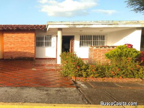 HERMOSA CASA EN URB. OASIS VILLAS & HOUSES