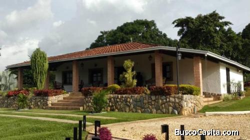 Disponible estupenda casa tipo campestre y moderna en Safari Carabobo.