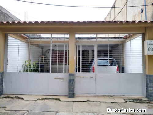 Casa en Los Jarales de 110 m2 FOC-743