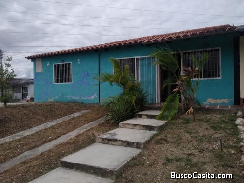 SKY GROUP PLATINUM VENDE Casa en Los Robles, Calicanto 