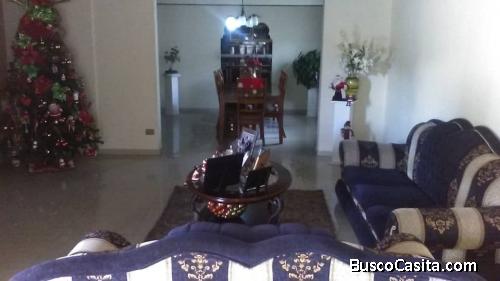 Vendo cómoda casa en Urb. La Lucha