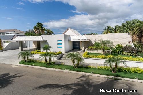 Espectacular villa de 390m2 en Campo de Golf