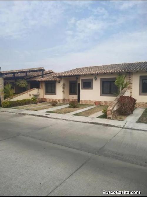 SKY GROUP PLATINUM VENDE Town House en Agua de Canto, El Polvero