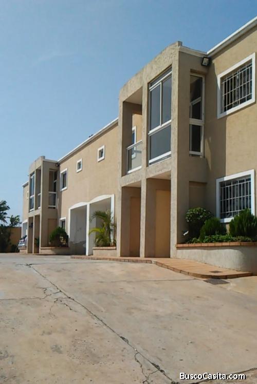 Townhouse en Semigris en Milagro Norte