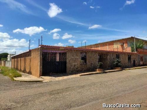 Vendo amplia casa en Cumbres de Maracaibo