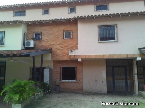 SKY GROUP PLATINUM VENDE Town House en Aves de Paraíso