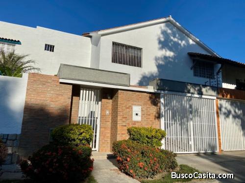 Nelly Nava Vende Casa El Trigal Norte Valencia