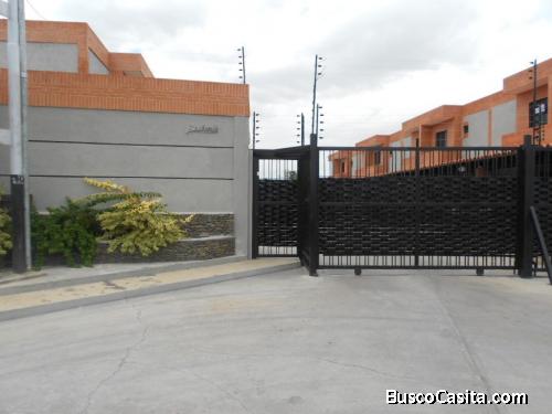 Nelly Nava Vende Casa Townhouse en Tazajal Naguanagua