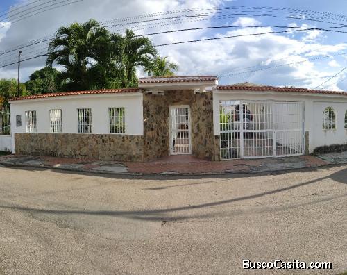 Casa Urb Rafael Urdaneta - Flor amarillo 