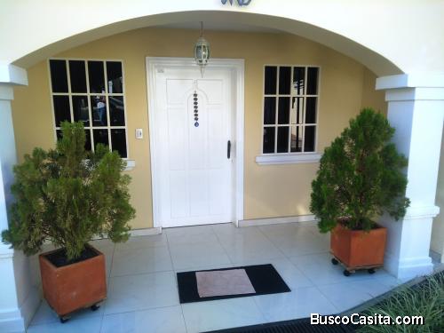 Casa tipo townhouse en venta Villas La Pedregosa
