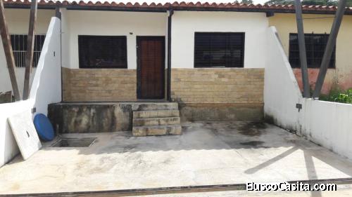SKY GROUP VENDE casa en LOMAS DE LA HACIENDA