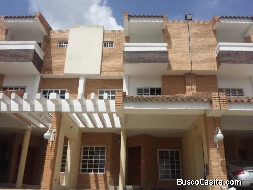 En Venta Townhouse en Res. Monte Plata Trigal Norte