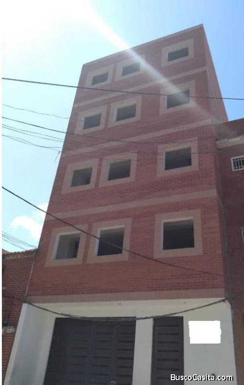 SKY GROUP Vende edificio en Puerto Cabello FOOF-025