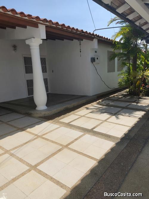 VENTA CASA REMODELADA EN LA URB SANTA CECILIA