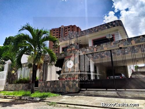SKY GROUP PLATINUM VENDE Casa en El Parral, Calle Cerrada