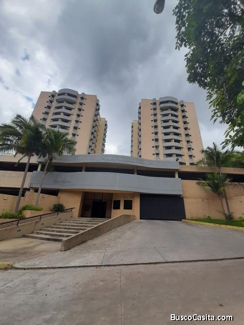 Apartamento en Venta en Urb. Trigal Centro. Res. Centro FOA-999