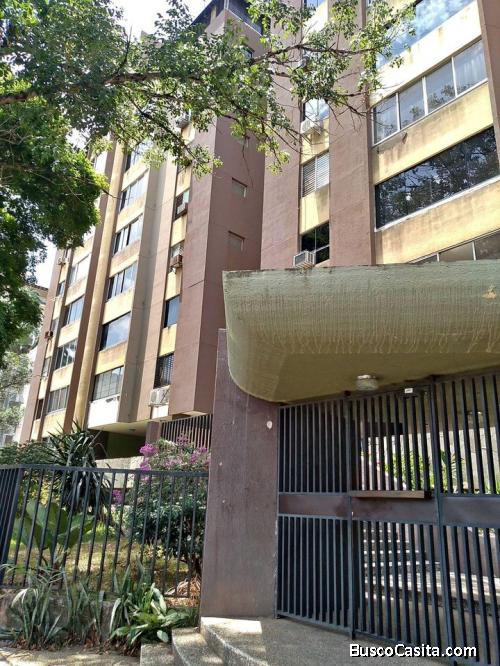 Apartamento en Venta en Urb. Trigal Centro. Res. Centro FOA-999