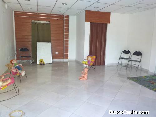 SKY GROUP Vende Casa en Urb Monteserino para uso Comercial 
