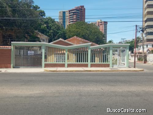 CASA COMERCIAL EN VENTA AVENIDA EL MILAGRO MARACAIBO API 37363