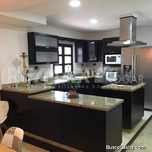 SE VENDE CASA EN ESQUINA EN URB IRAMA