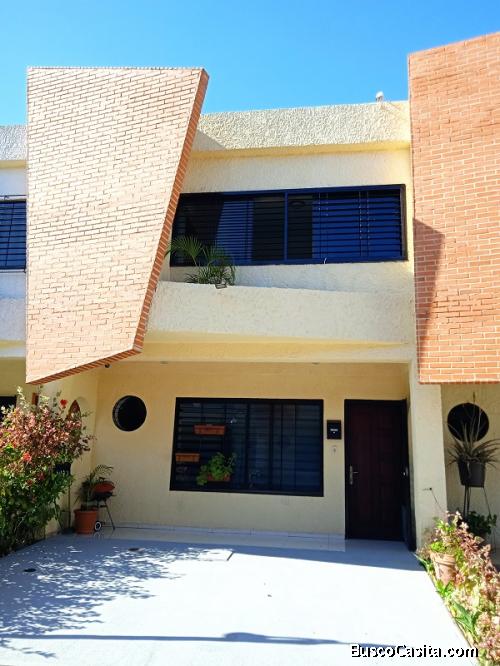 SKY GROUP PLATINUM VENDE Town House en Mucubaji, Naguanagua