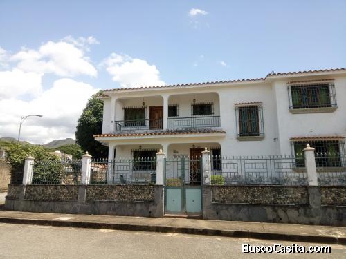 SKY GROUP PLATINUM  VENDE Casa Quinta en Prebo I.