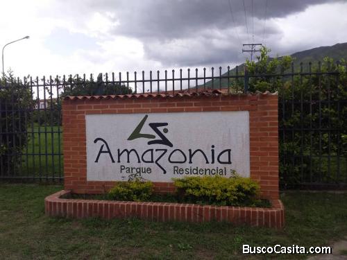 SKY GROUP PLATINUM VENDE Town House en Amazonia