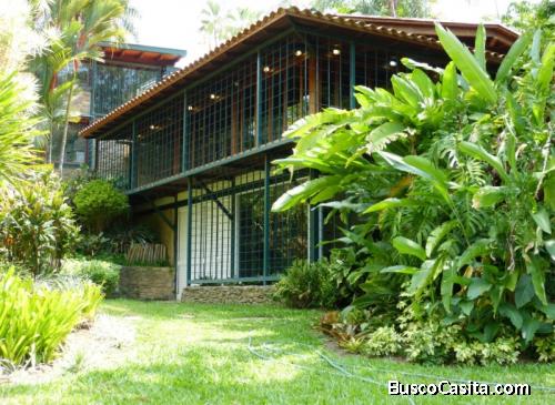 SKY GROUP PLATINUM VENDE Casa en Guataparo Country Club.