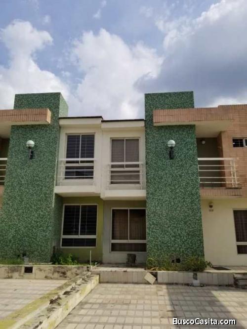 SKY GROUP Vende Town House en Brisas del Valle FOTH-226