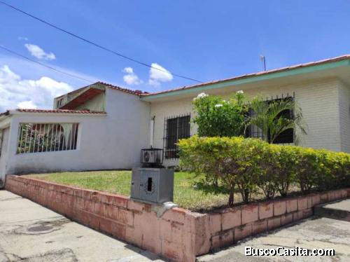 SKY GROUP Vende casa en Paraparal los Guayos FOC-986