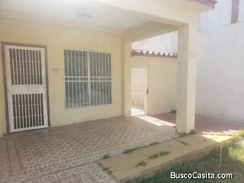 CASA EN VENTA SECTOR BELLOSO MARACAIBO API 38964
