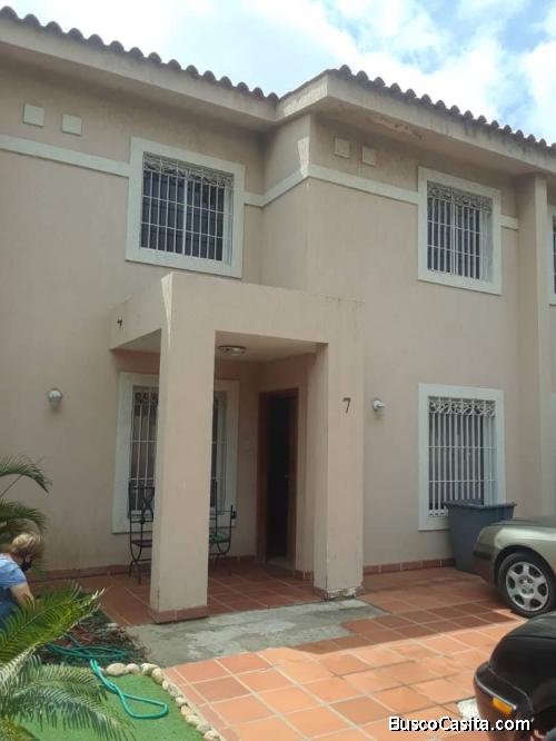 SE VENDE TH VILLA ARAVENA MARACAIBO 