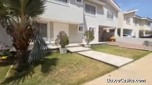 SE VENDE HERMOSA CASA EN URB VILLA HERMOSA MARACAIBO