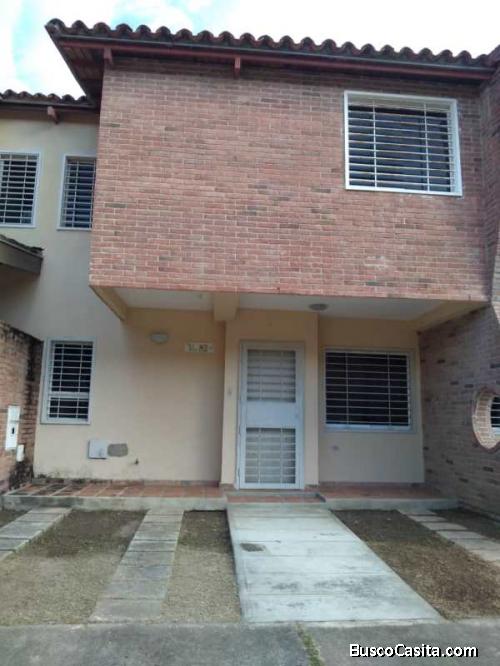 SKY GROUP Vende Town House en Villa Jardin San Diego FOTH-245