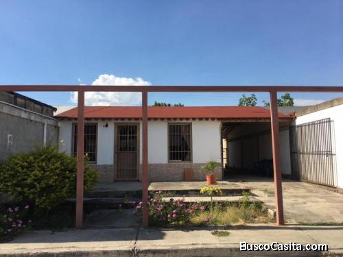 Casa en Urbanización Virgen del Carmen, San Joaquín    