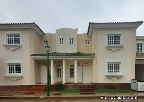 Bello Townhouse   VENTA  Maracaibo   Oasis Country II