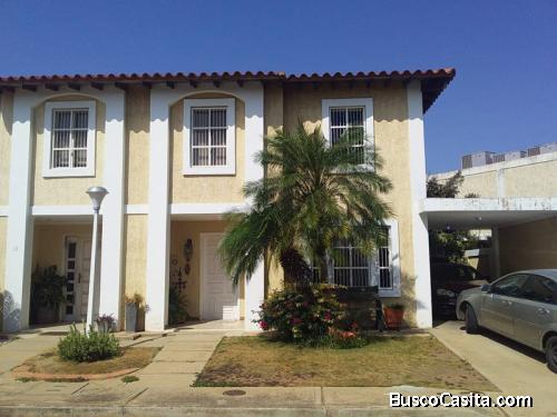 VENDO Townhouse   Res  Agua de Canto  