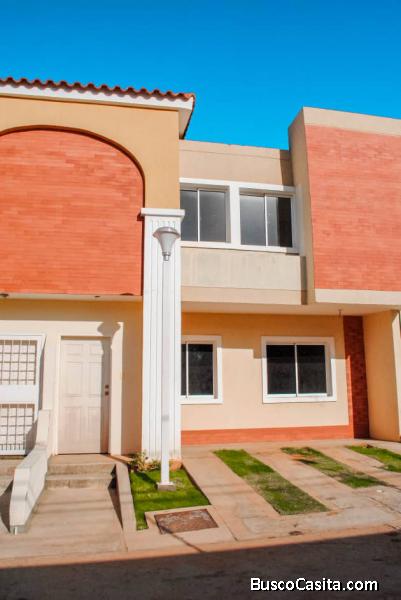 Townhouse  en VENTA   Zona Norte Isla Dorada