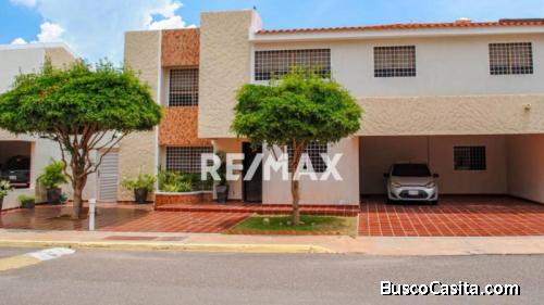 Bella CASA    VENTA  Urb   los Naranjos Maracaibo