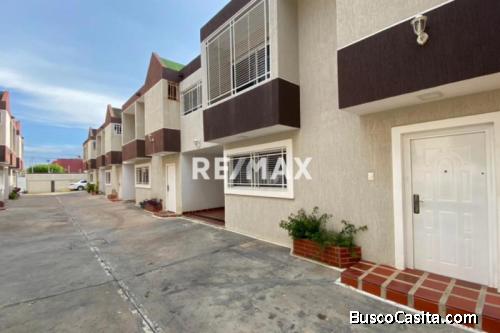 Townhouse  Villa Cerrada  Zona Norte