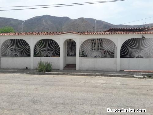Hermosa Casa en Guacara   Urb. Los Naranjos