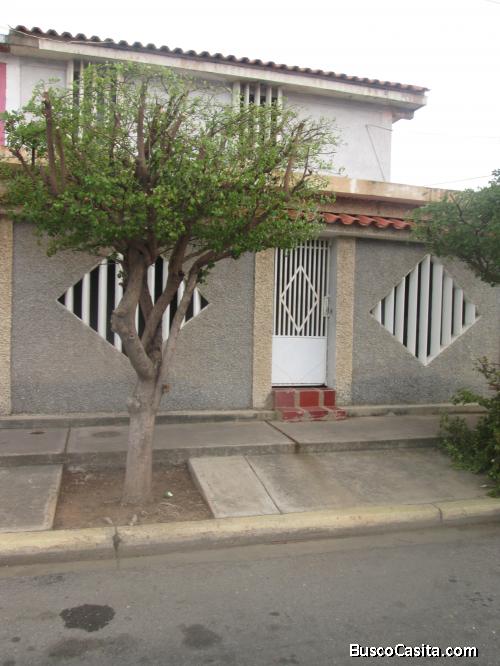 En venta Cómoda y Segura CASA en San Jacinto Sector 2