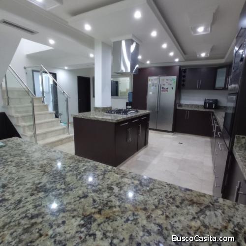 Bello  Townhouse   Villa Cerrada Zona Norte