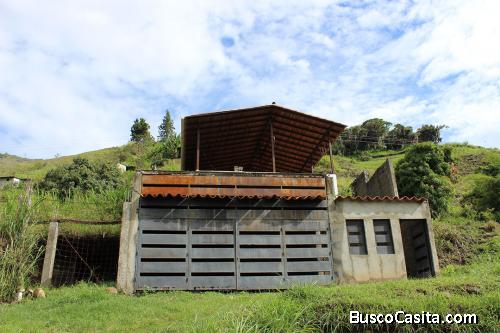 Se Vende Casa con Vista Panorámica en Tabay (Mérida)