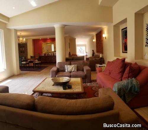 Vende Casa La Virginia. Calle Cerrada (lo que brinda seguridad)